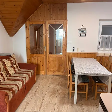 Szőlős Apartman *
