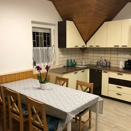 Szőlős Apartman *